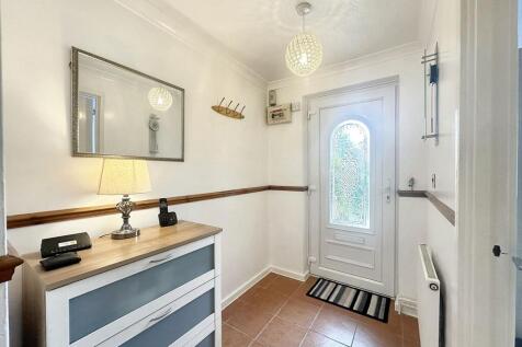 Generous Entrance Hall