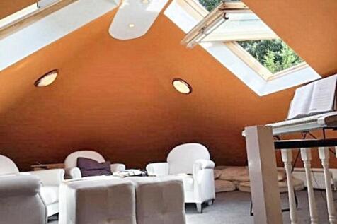 Annexe Attic Room