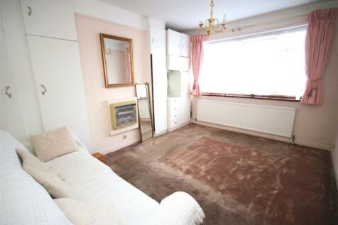 BEDROOM 2: