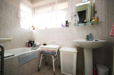 BATHROOM: