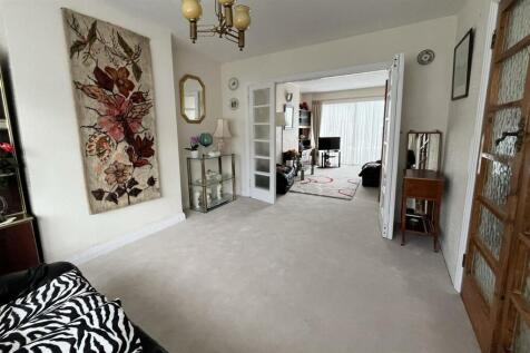 FRONT RECEPTION ROOM: