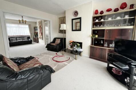 THROUGH LOUNGE: PIC. 2