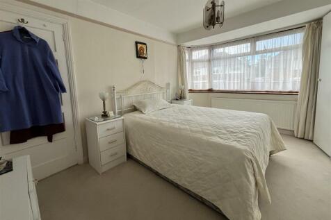 BEDROOM 1: