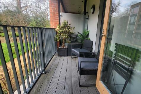COVERED BALCONY