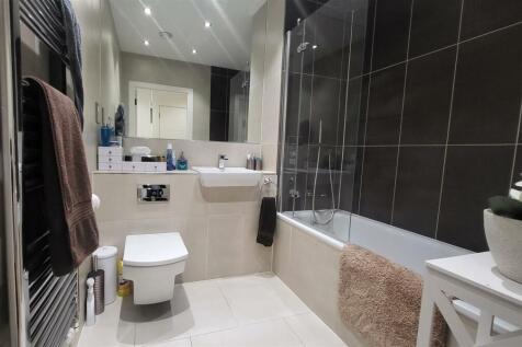 LUXURY BATHROOM