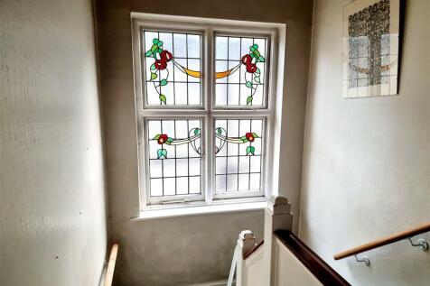FIRST FLOOR LANDING: