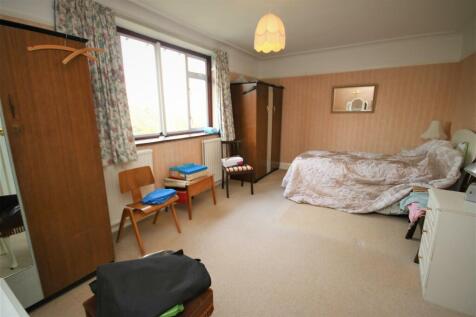 BEDROOM 1: