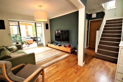 MIDDLE RECEPTION ROOM WITH HALLWAY: PIC. 1