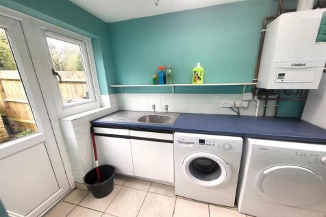 UTILITY ROOM: PIC. 2
