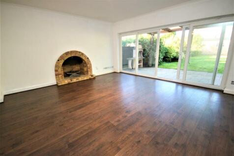 FAMILY ROOM/RECEPTION ROOM 3: