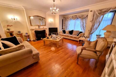 THROUGH LOUNGE: PIC. 2