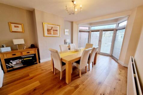 REAR RECEPTION ROOM: