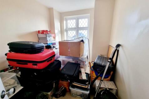 BEDROOM 4:
