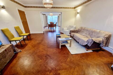 THROUGH LOUNGE: