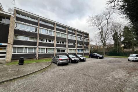 COMMUNAL ENTRANCE &amp; PARKING