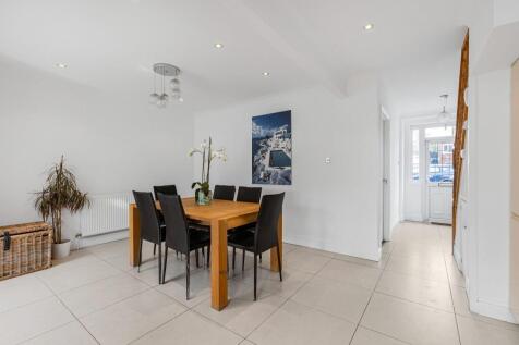DINING AREA: