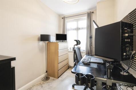 BEDROOM 3: