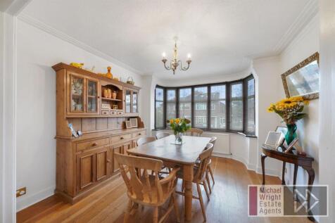 DINING AREA: