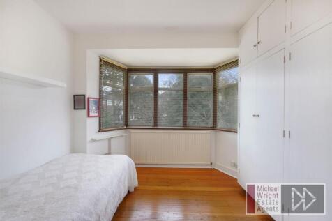 BEDROOM 2: