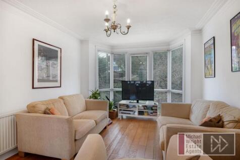 LOUNGE AREA: