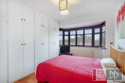 BEDROOM 1: