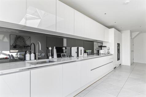 KITCHEN AREA (pic 2)