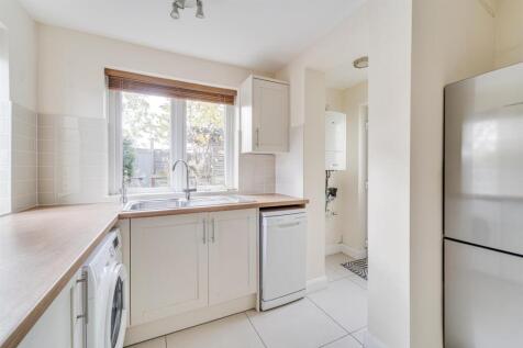 KITCHEN (PIC 2)