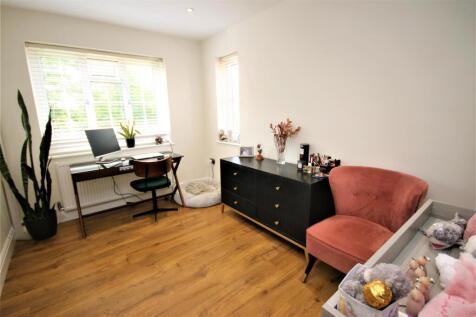 BEDROOM 2: