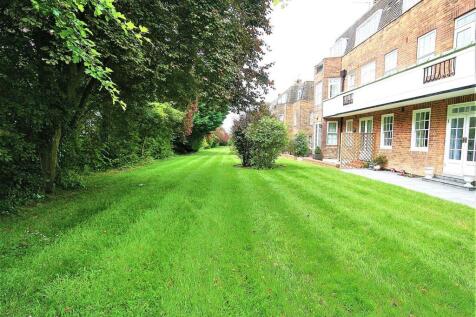 COMMUNAL GARDENS TO REAR: