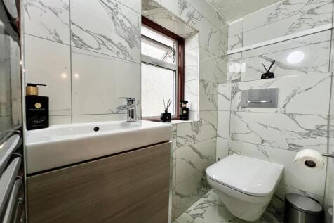 DOWNSTAIRS CLOAKROOM