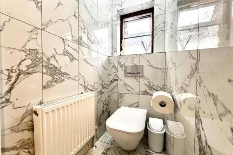 SEPARATE WC