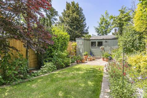 REAR GARDEN (pic 2)
