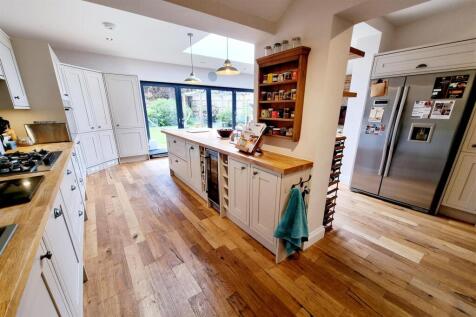 LUXURY FITTED KITCHEN/DINER (pic 1)