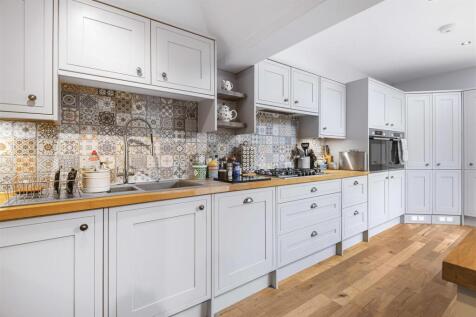 LUXURY FITTED KITCHEN/DINER (pic 3)