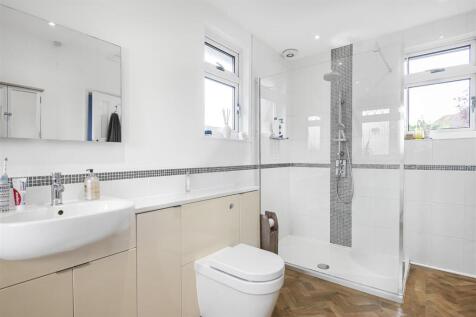 LUXURY BATHROOM/WC: PIC. 2