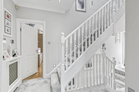 FIRST FLOOR LANDING