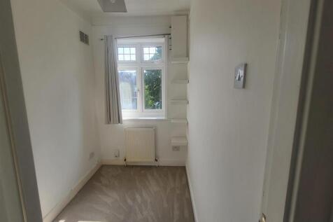 BEDROOM 3: