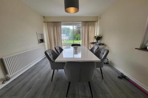 DINING AREA: