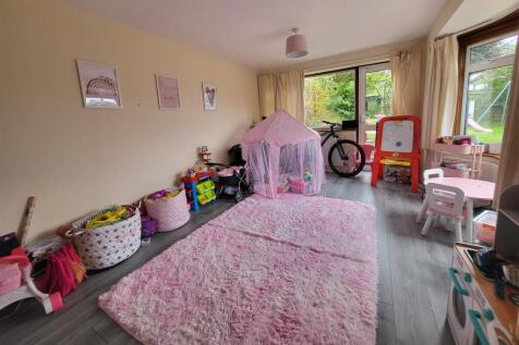 FURTHER RECEPTION ROOM/POSSIBLE FURTHER BEDROOM: