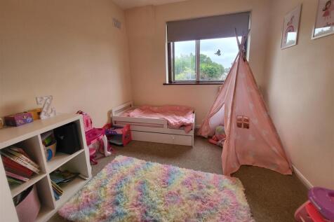 BEDROOM 3: