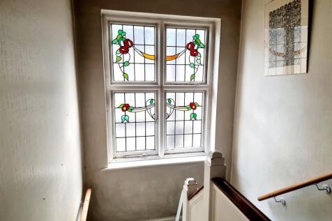 FIRST FLOOR LANDING: