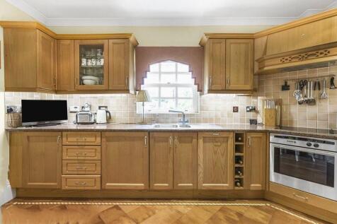 KITCHEN (pic 2)