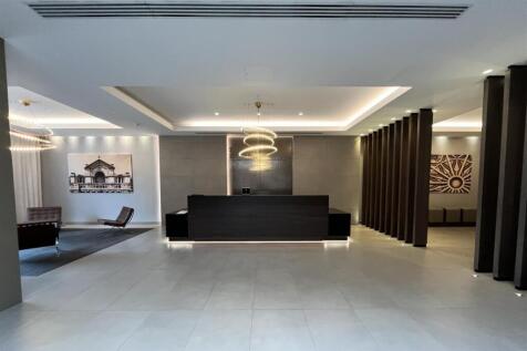 ENTRANCE - CONCIERGE DESK