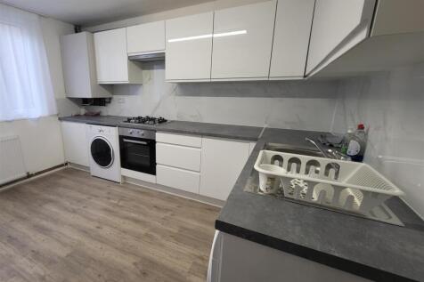 KITCHEN (pic 2)
