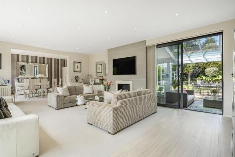 RECEPTION / DINING ROOM
