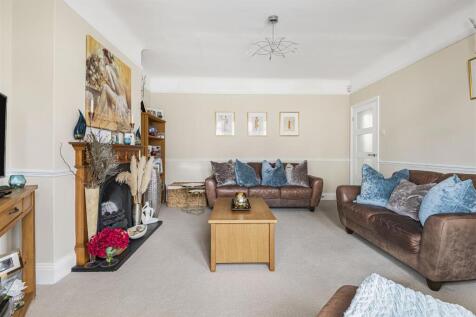 LOUNGE (pic 2)