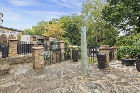 GARDEN (PIC 2)