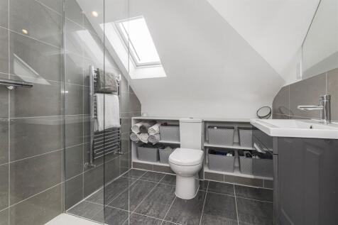 SHOWER ROOM (LOFT)
