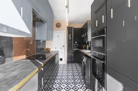 KITCHEN (Pic 2)