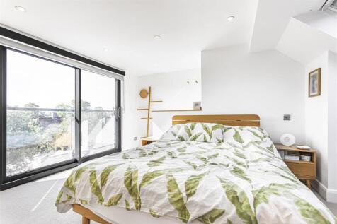 BEDROOM 1 (loft)